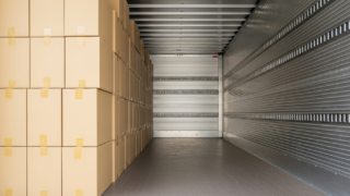 積み切りで余白が残ったトラックの荷台